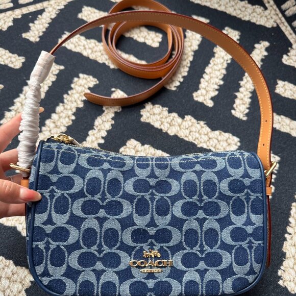NWT COACH CY701 Kailey Shoulder Bag In Signature Denim Authentic - Picture 1 of 8